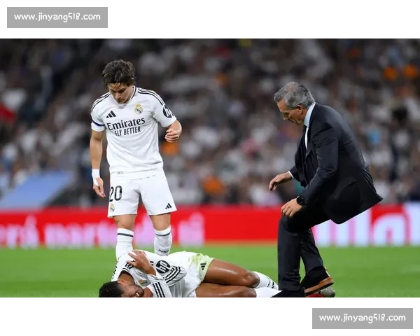 贝林厄姆新战术体系遇挫:高温与防守重任拖累皇马开局