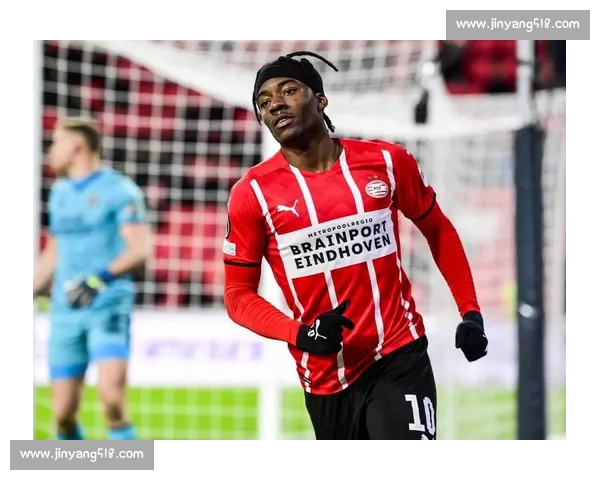 马杜埃凯 GQ 大片曝光!切尔西边锋化身巴黎世家型男