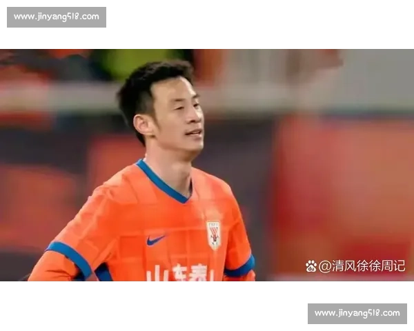 泰山队场边争议事件：彭欣力替补登场 2 分钟染红离场