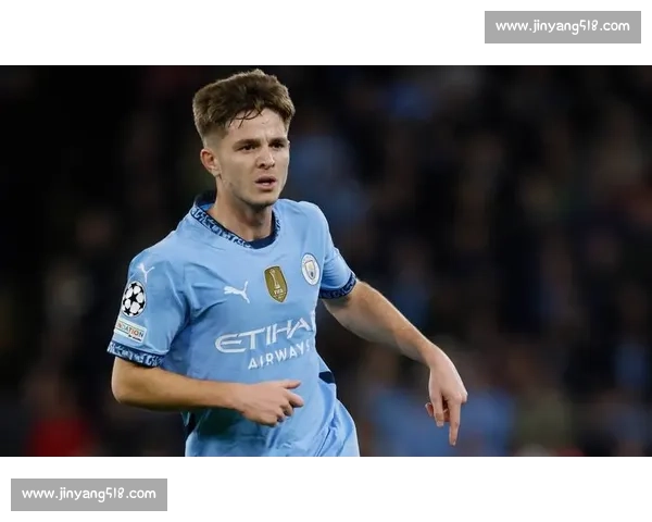 费内巴切锁定沃克！曼城放行 + 高薪诱惑，英格兰老将迎职业生涯十字路口